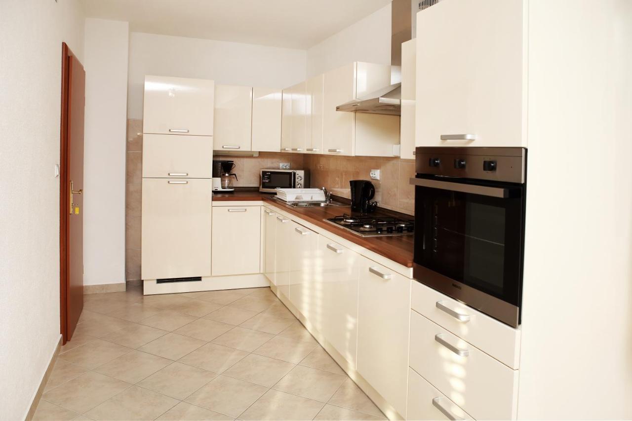 Apartment Matea Трогир Екстериор снимка